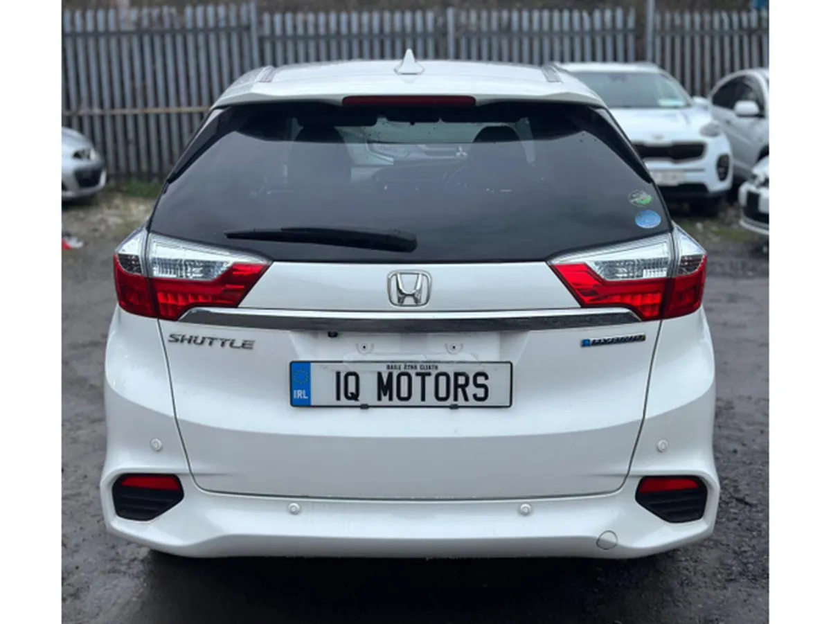 Honda Shuttle 1.5L Petrol-Hybrid Estate Automatic - Image 4