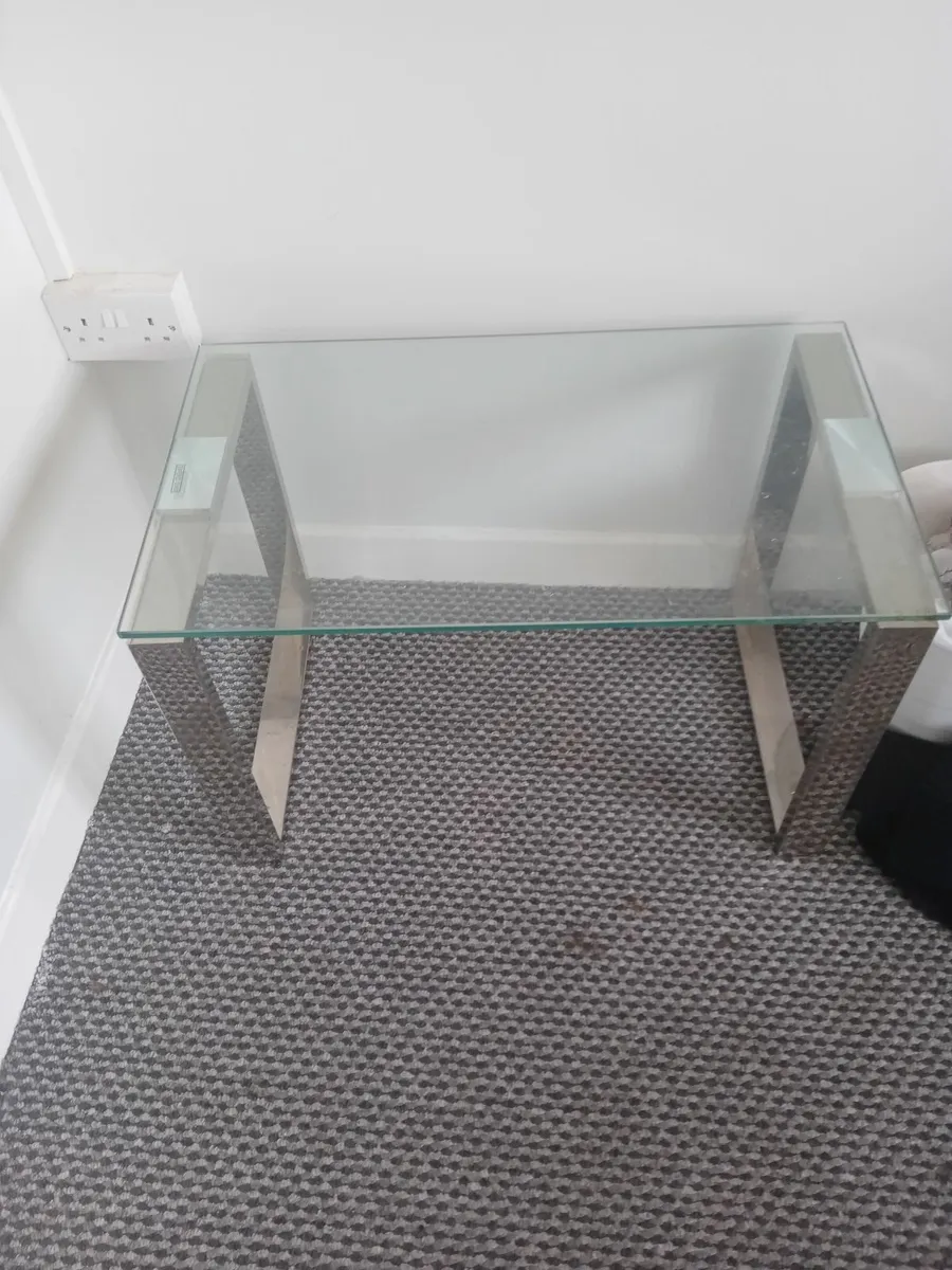 Glass coffee table - Image 1
