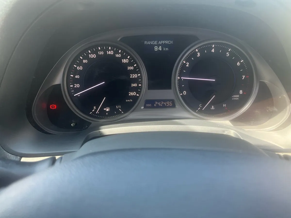 Lexus is250 - Image 2