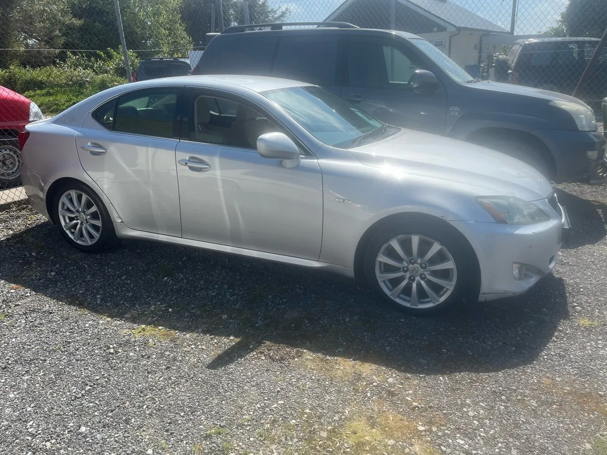 Lexus is250 - Image 1