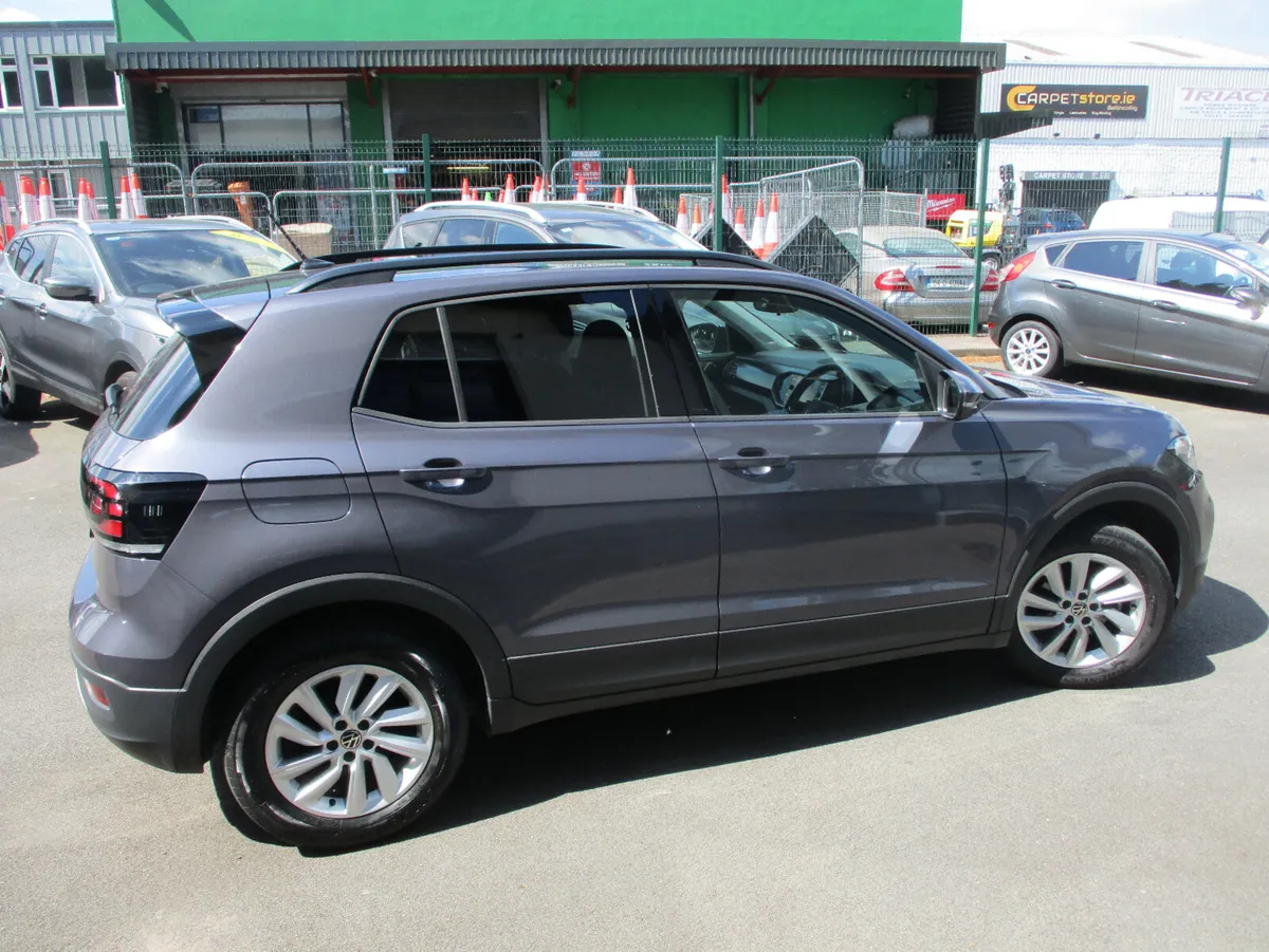 Volkswagen T-Cross Life 1.0TSI.  2023 - Image 4