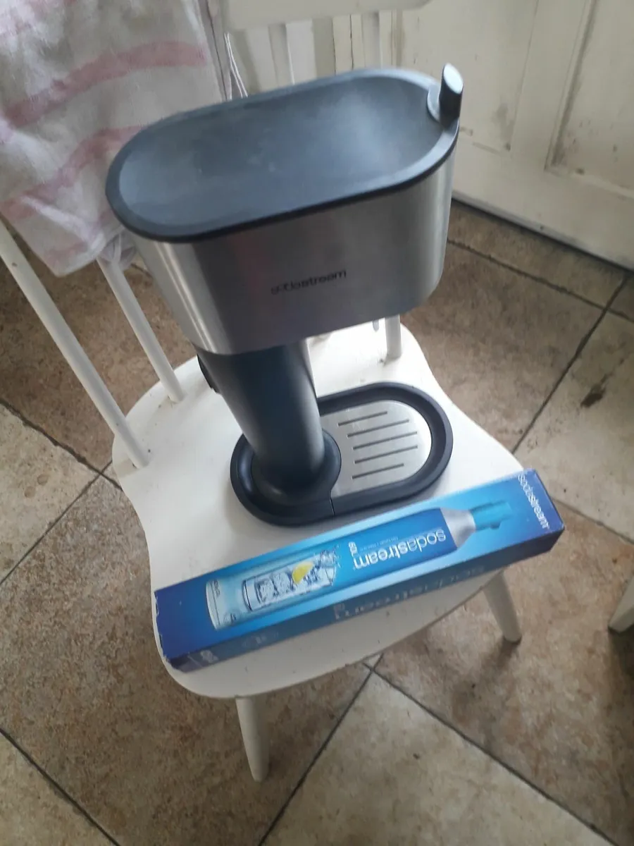 Sodastream with extra full gas bottle,fizzy drinks - Image 1