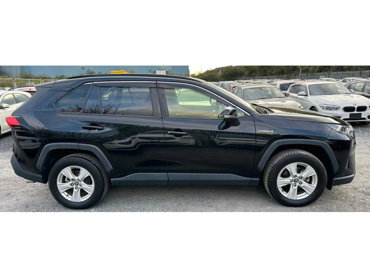 Toyota RAV4 DESIGN HEV CVT 2.5L Petrol-Hybrid Low - Image 4