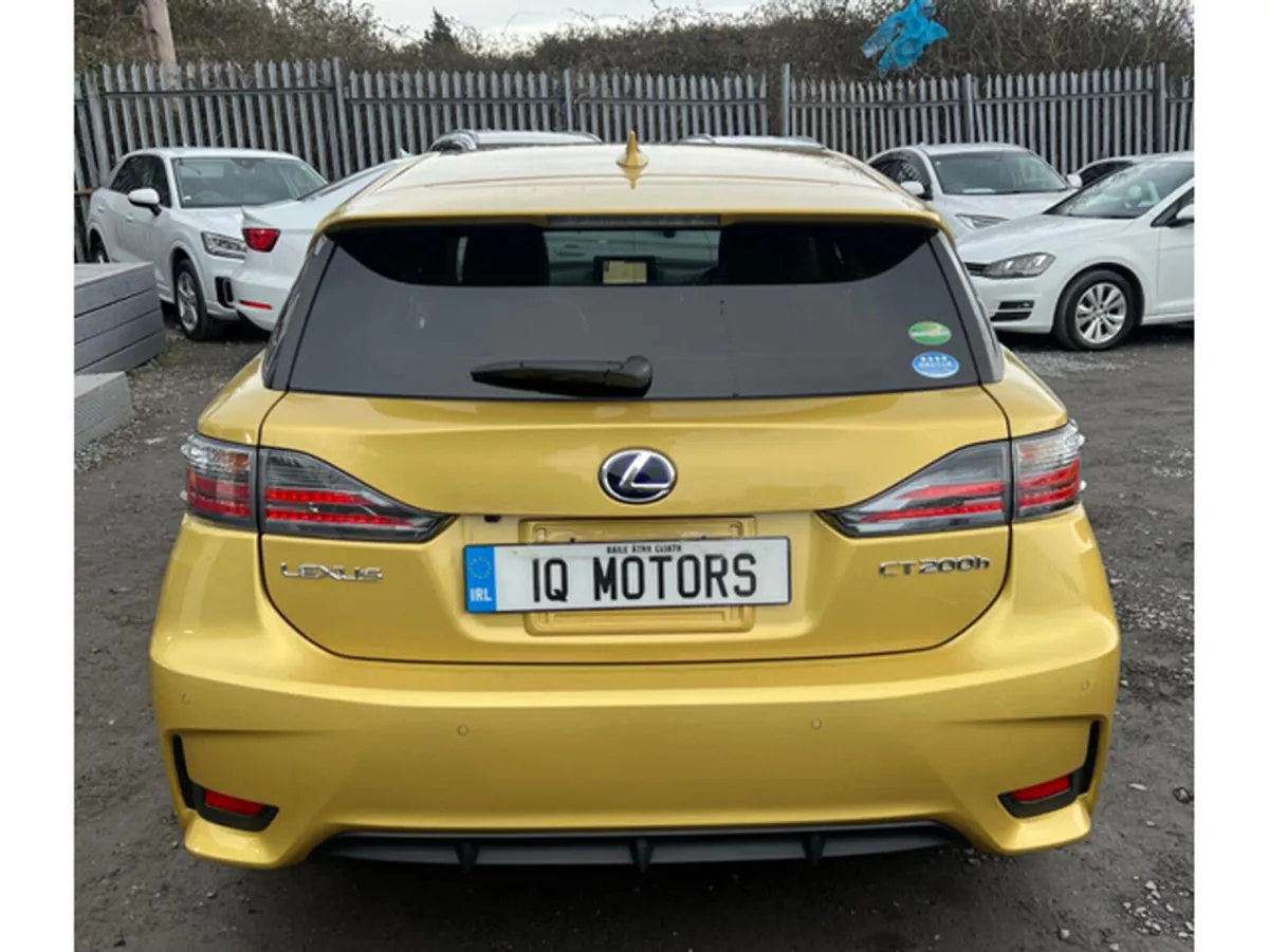 Lexus CT 1.8L Petrol-Hybrid Automatic  High spec L - Image 4