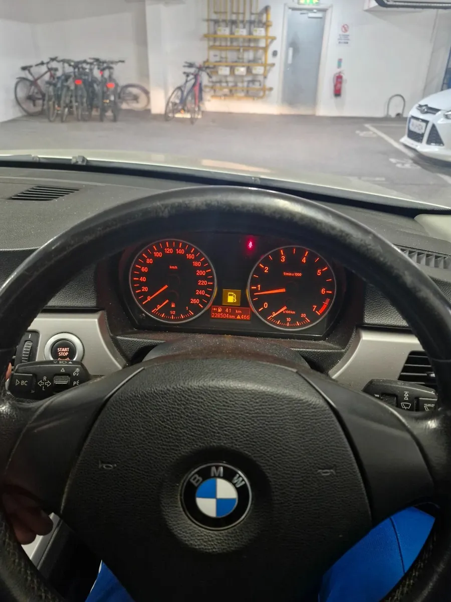 BMW 3-Series 2007 - Image 1
