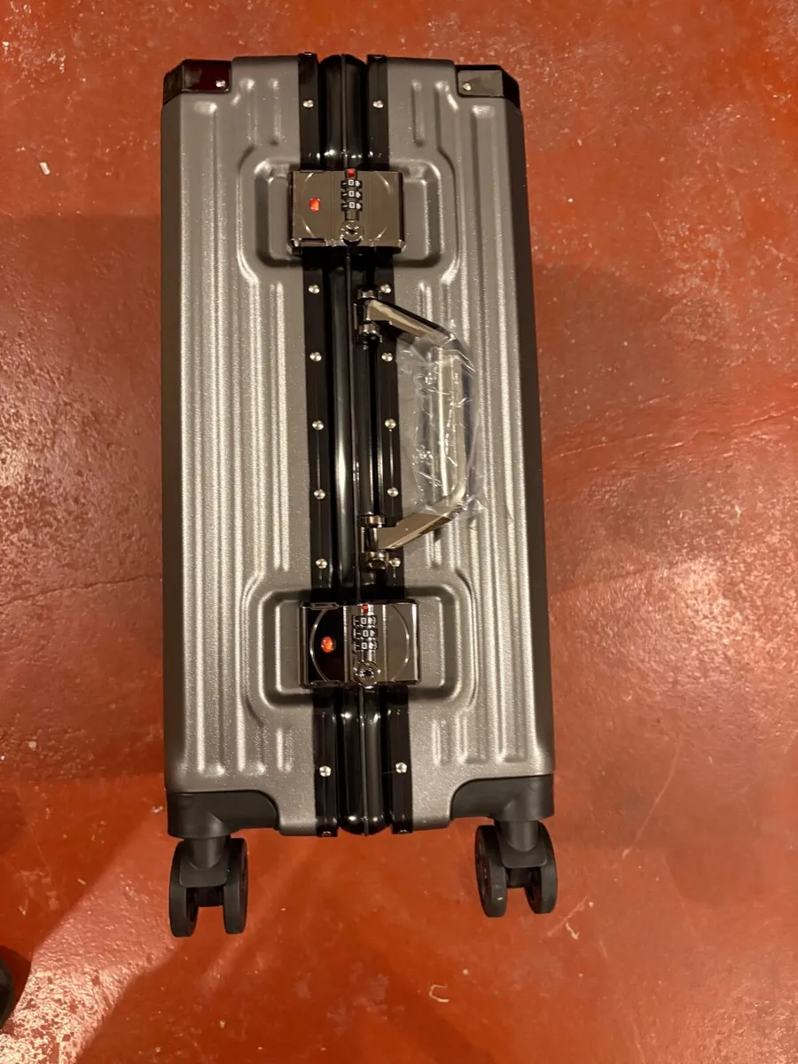Suitcase Set of 3 - Brand New - Image 3