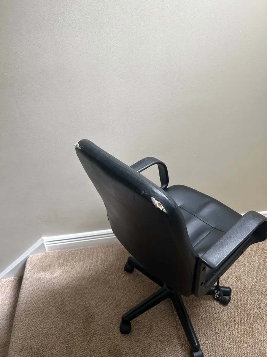Desk chair - Image 2