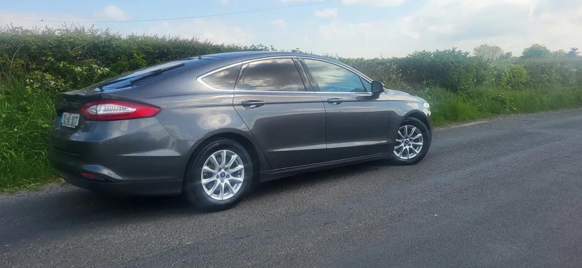 Ford Mondeo 2015 Titanium with leather - Image 2