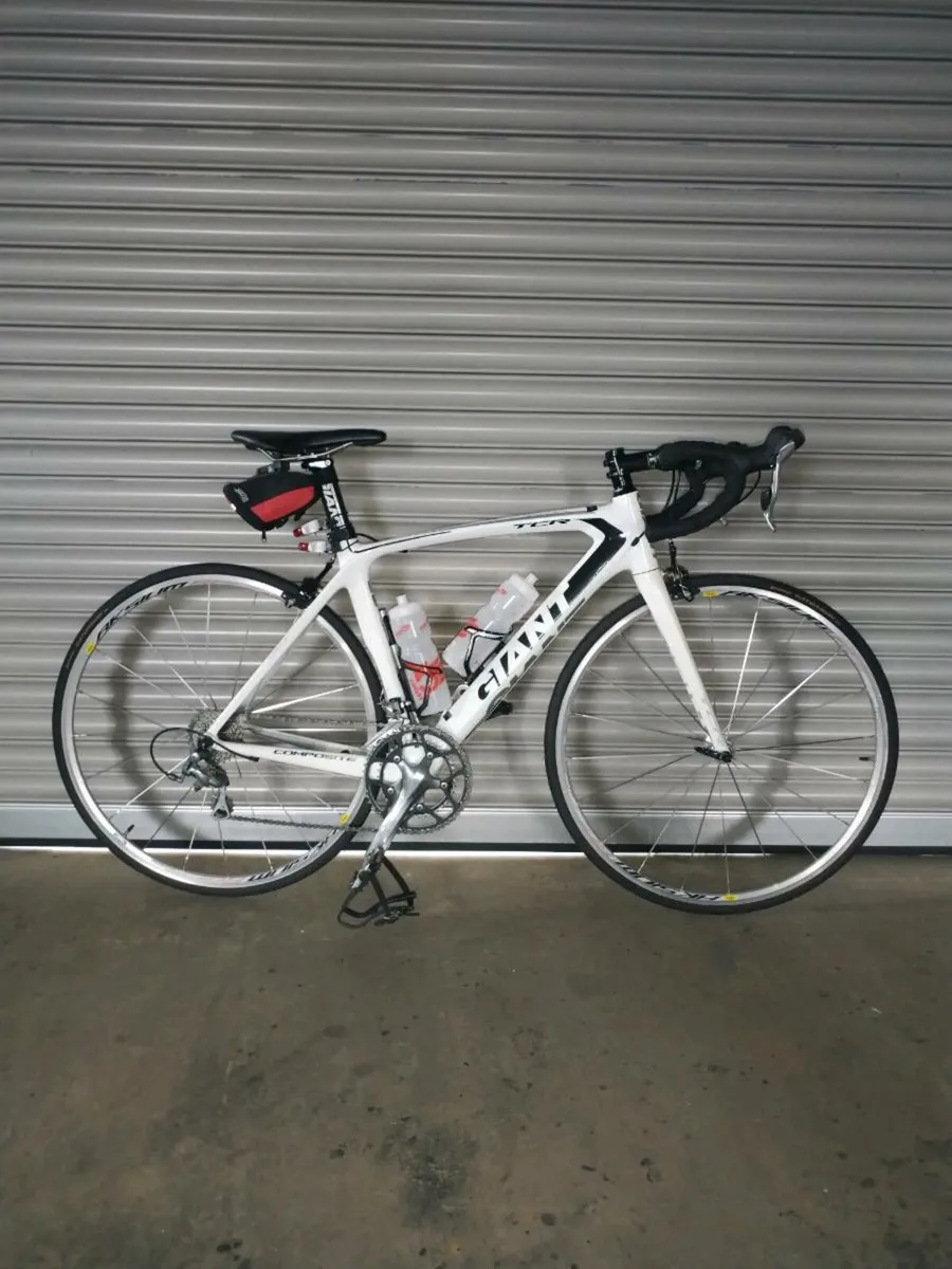 Giant road bike - Image 2