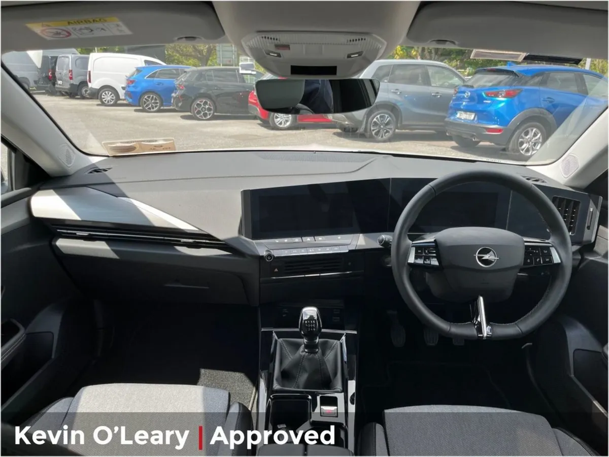 Opel Astra 5Dr Elegance Hatch 1.2 - Image 3