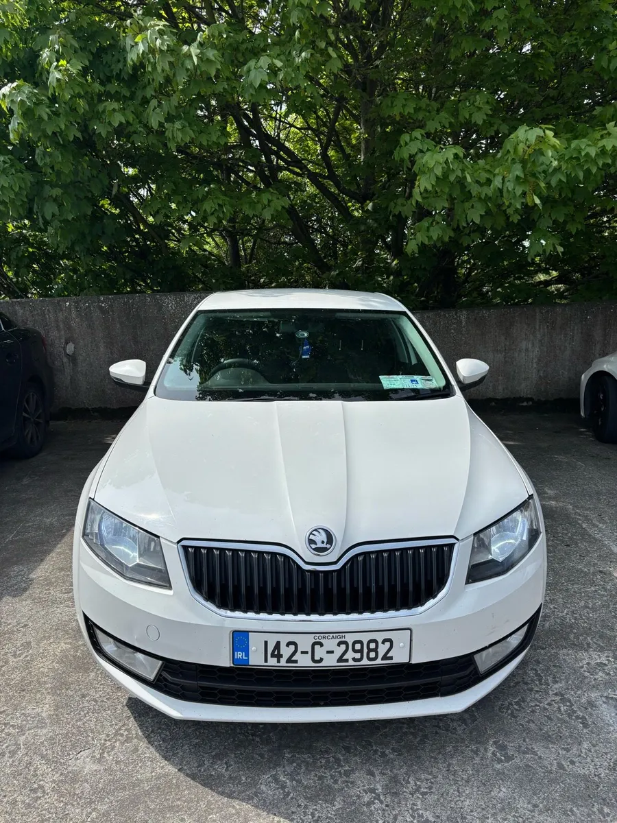 2014 (142) Skoda Octavia - Image 2