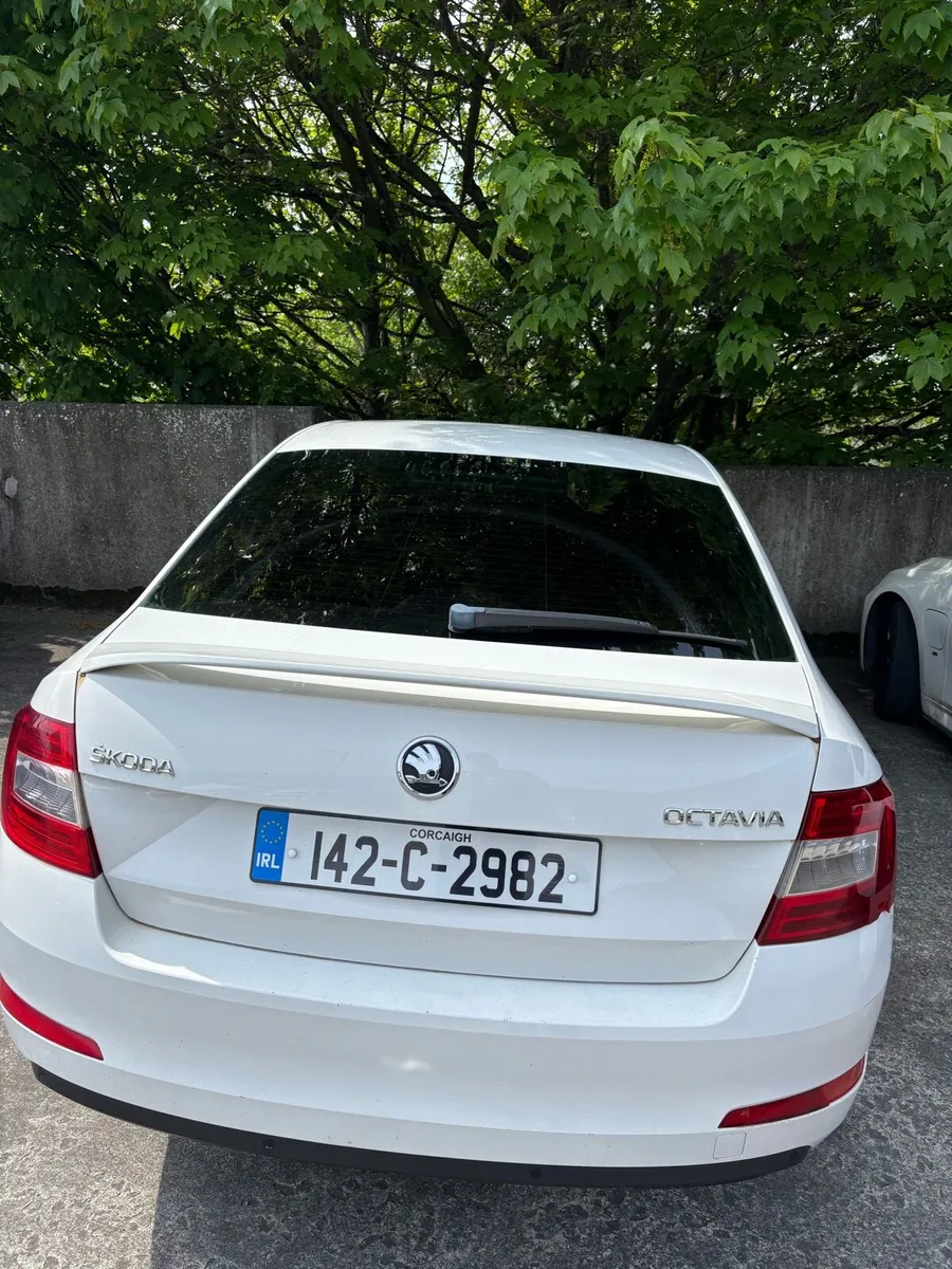 2014 (142) Skoda Octavia - Image 3