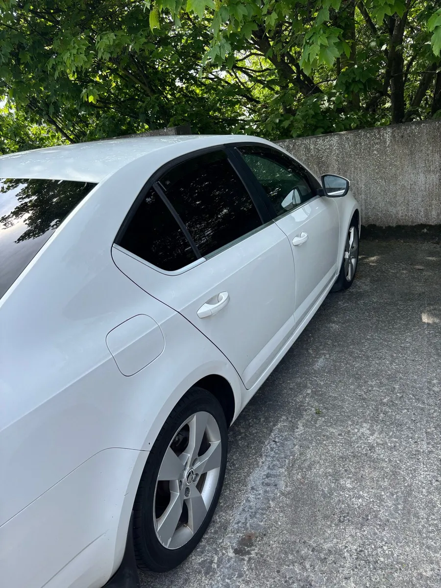 2014 (142) Skoda Octavia - Image 4