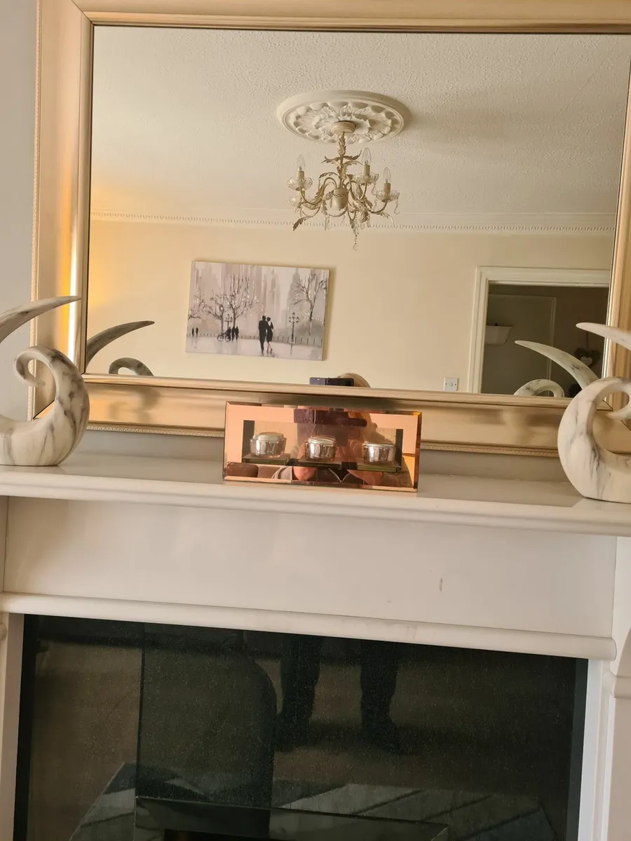 Living room - Image 2