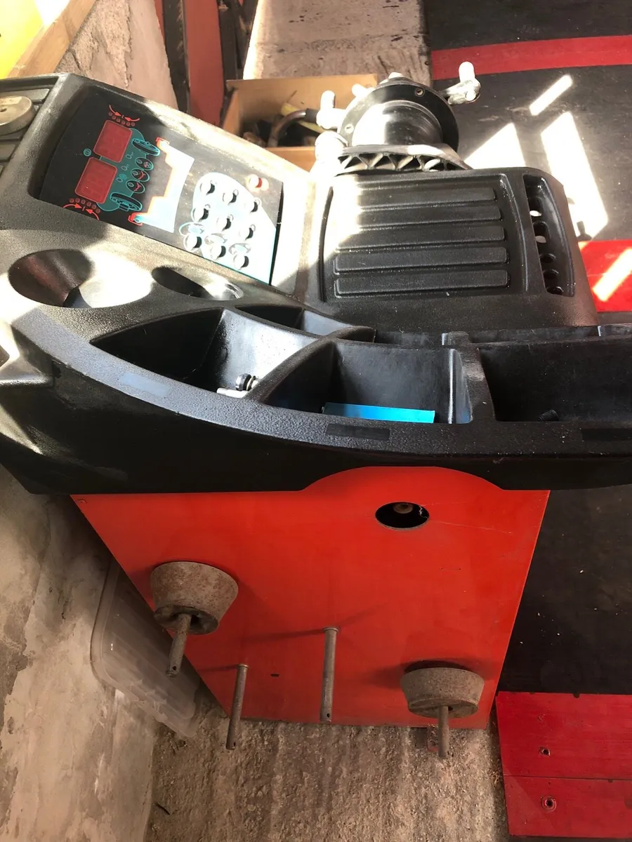 John Bean Wheel Balancer - Image 4
