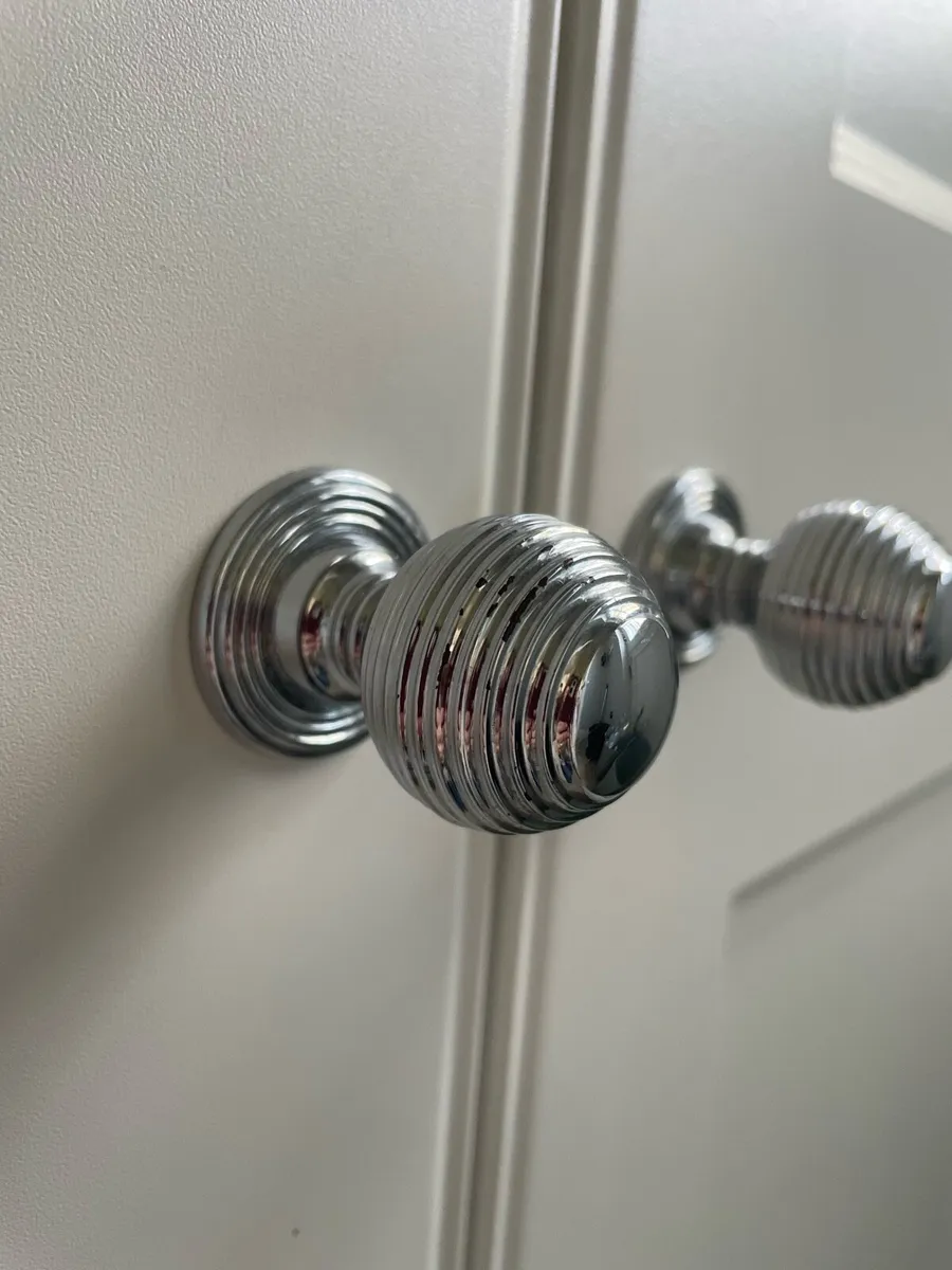 Kitchen door knobs ( 20 available ) - Image 1