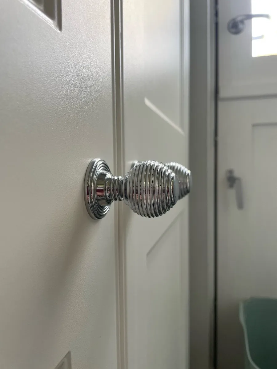 Kitchen door knobs ( 20 available ) - Image 2