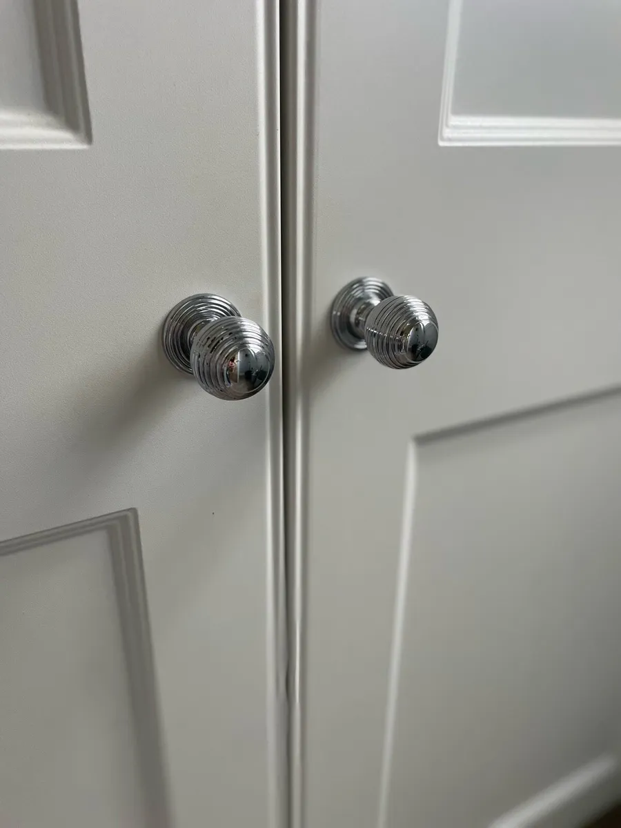 Kitchen door knobs ( 20 available ) - Image 4