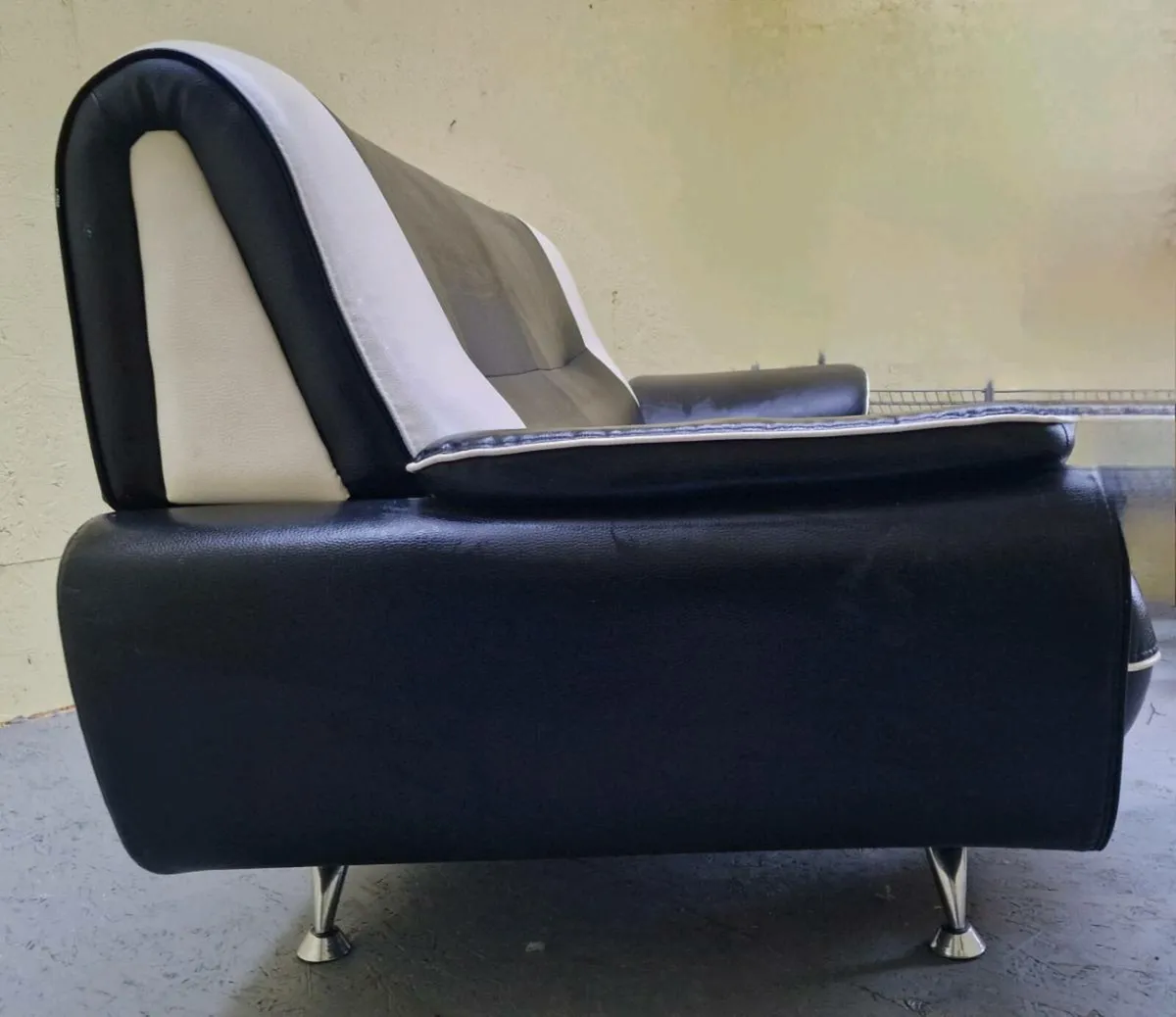 3 sofa seats & 2 sofa seats - Image 3