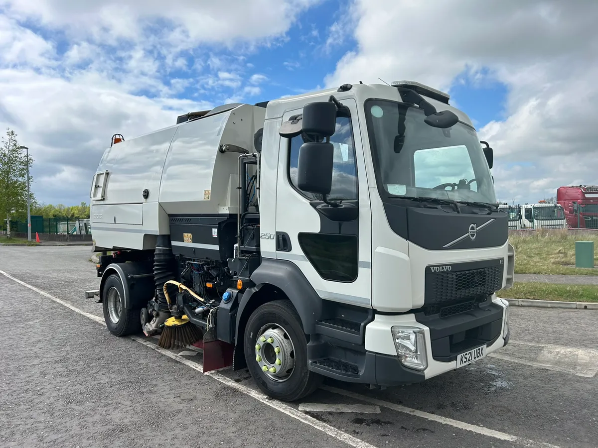 2021 Volvo Johnston Sweeper - Image 1