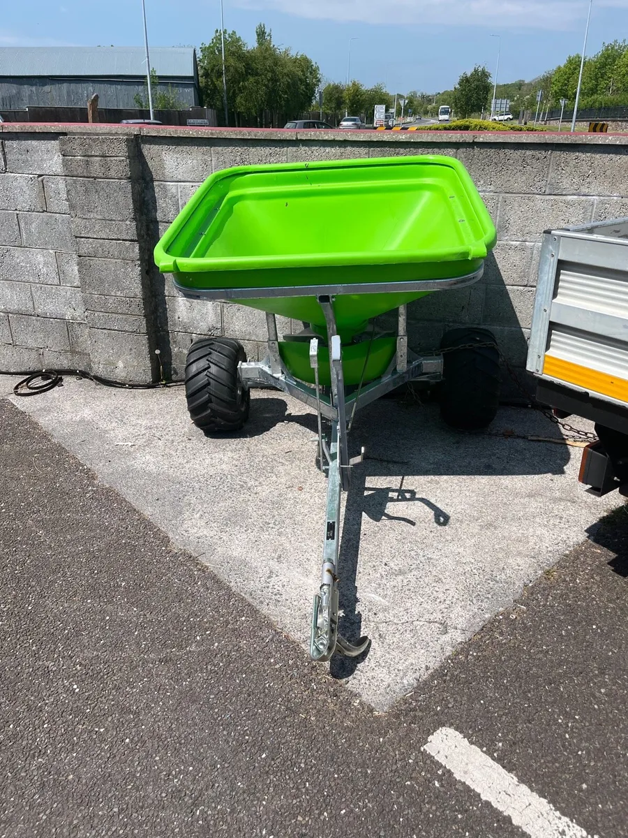 Spreaders - Image 2