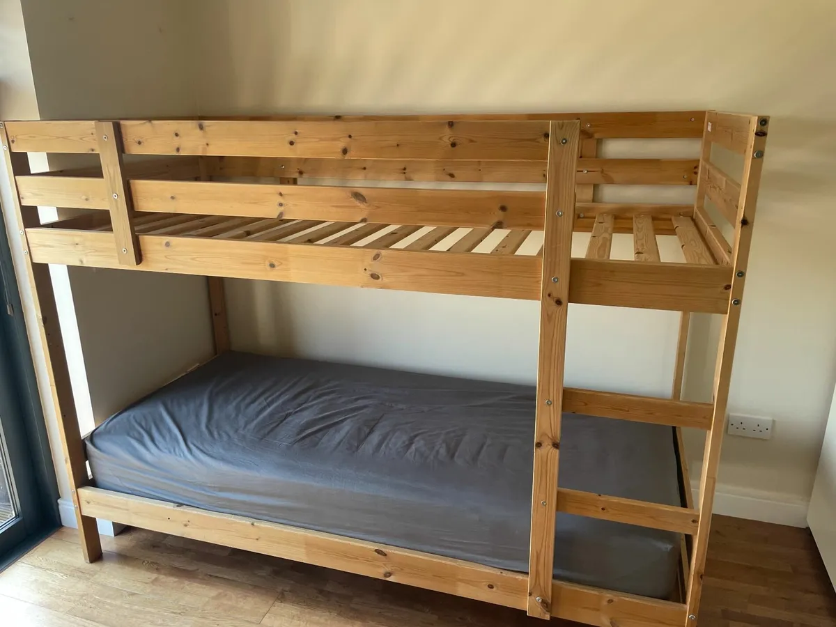 Bunk bed frame with 2Nr. single mattresses - Image 1