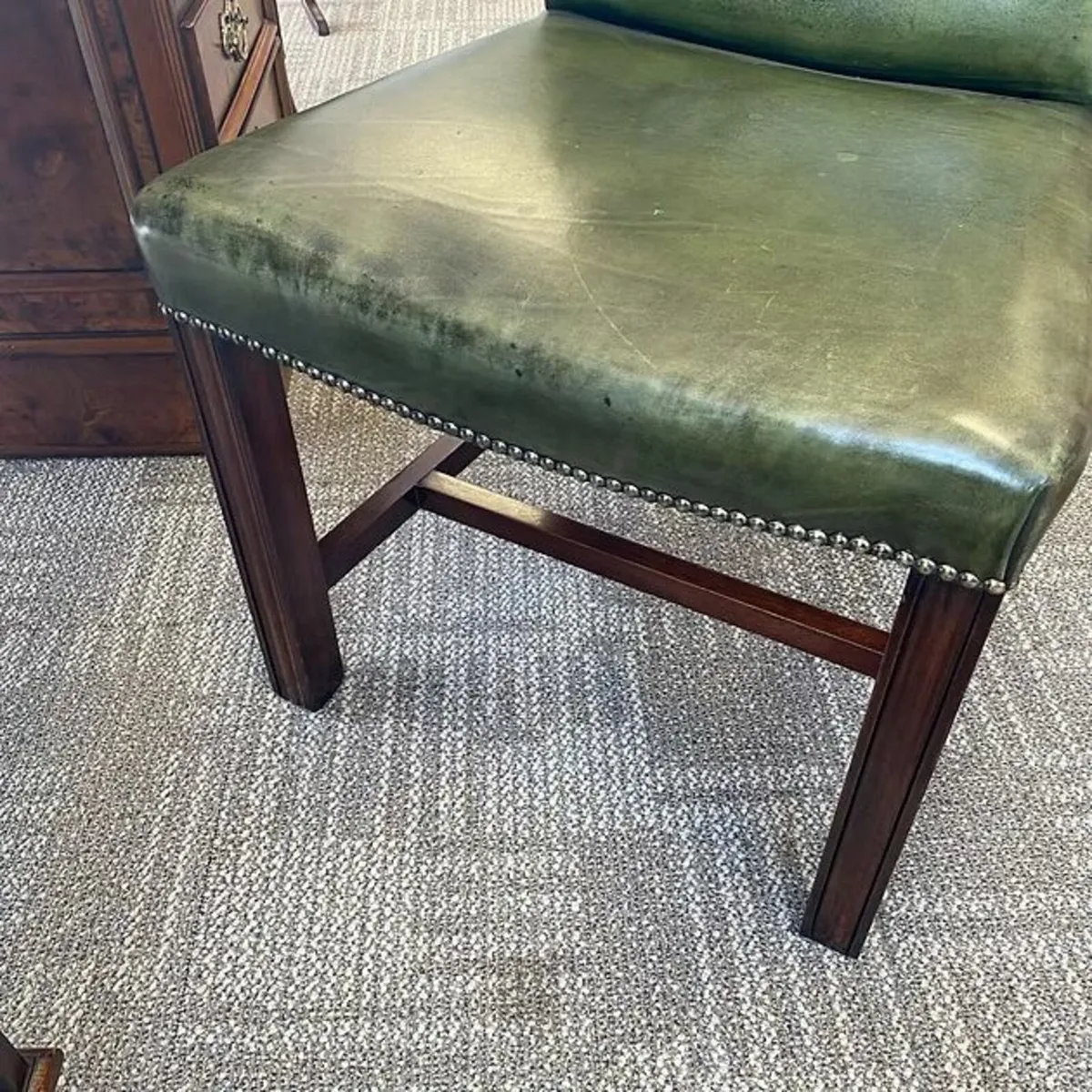 Stunning green leather high back occasional chair - Image 4
