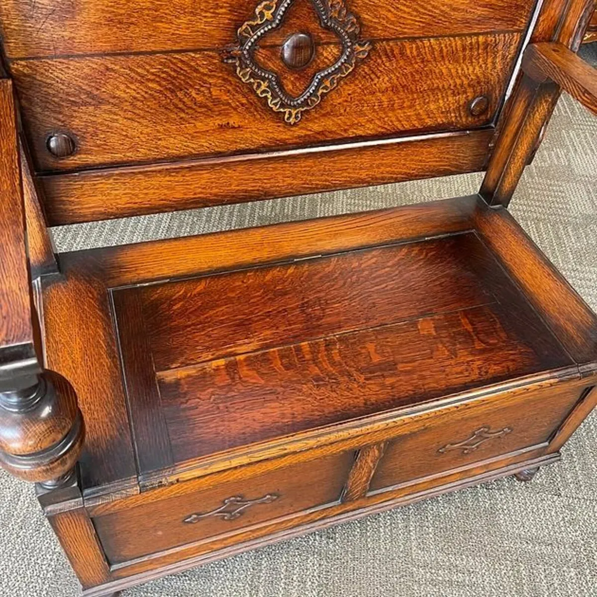 Beautiful oak antique monks bench - Image 3