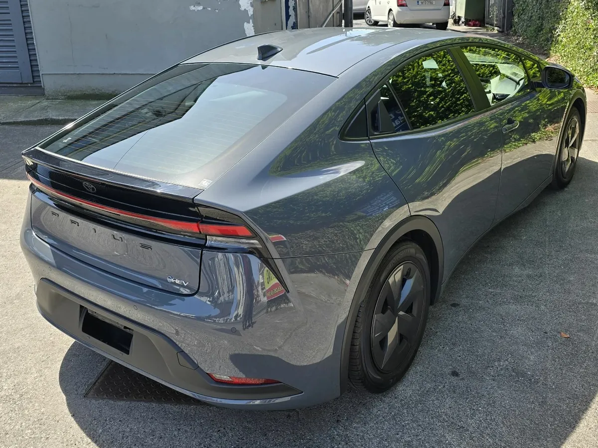 2024 Toyota Prius Hybrid - Image 2