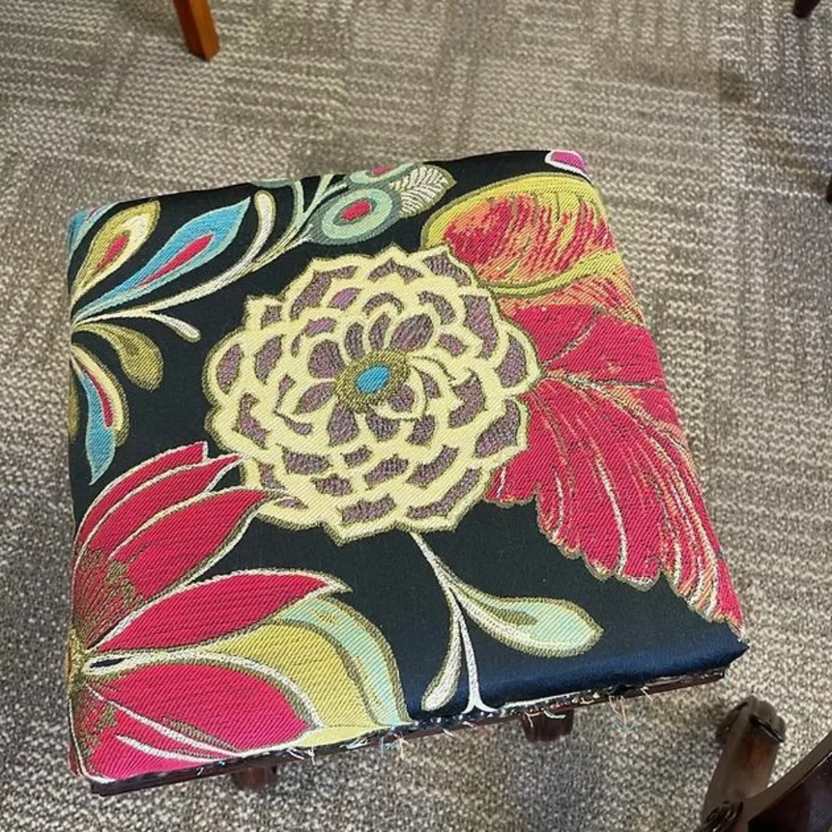 A stunning matching pair of Victorian footstools - Image 2