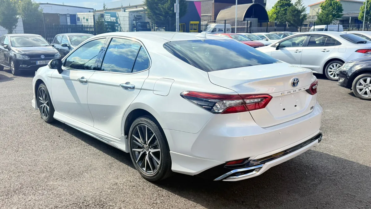 Toyota Camry - Image 7