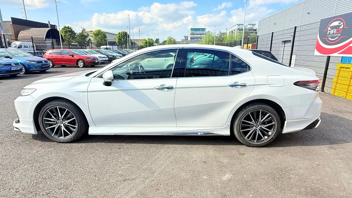 Toyota Camary 2022 hybrid 2.5 L Full spec - Image 4
