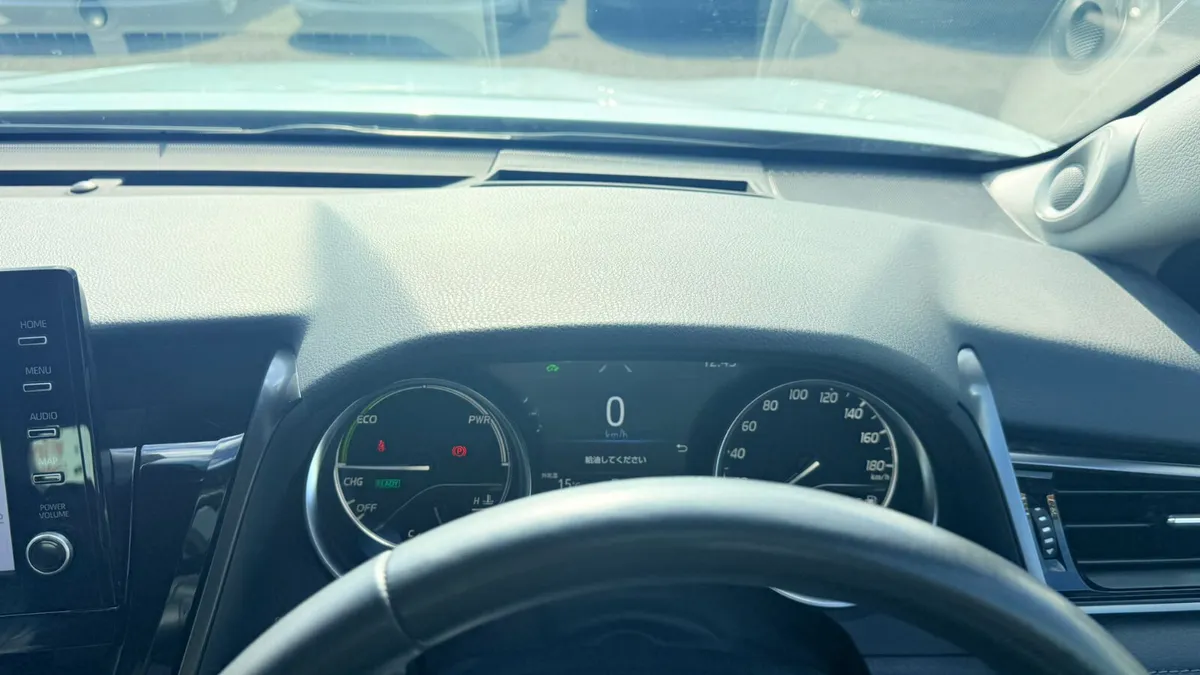 Toyota Camry - Image 11