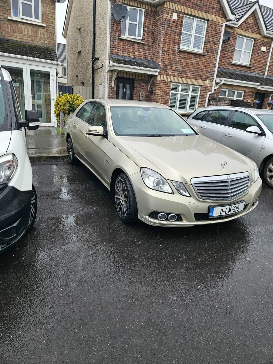 Mercedes-Benz E-Class 2011 - Image 1