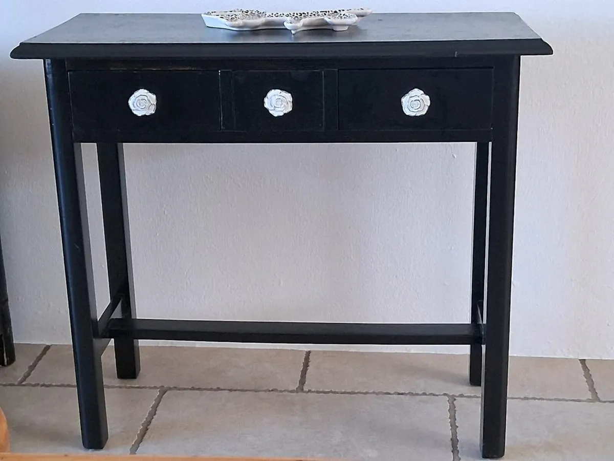 Hall Table/ Lamp Table