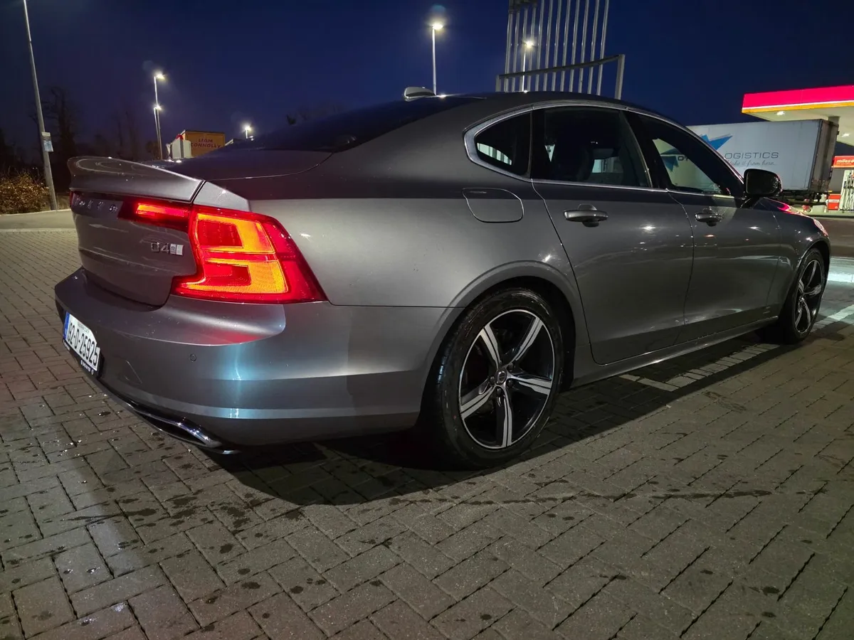 Volvo S90 2019 - Image 2
