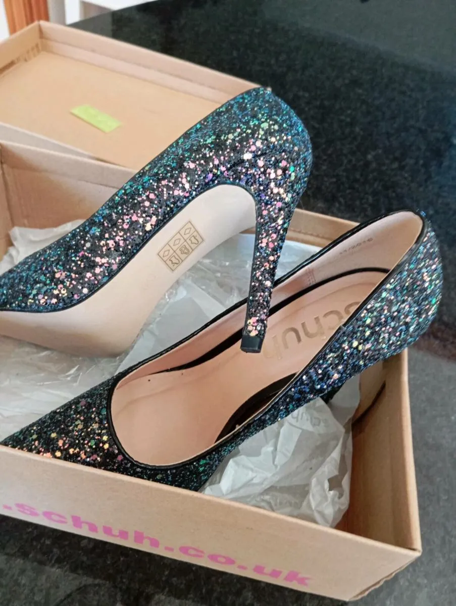 Shoes. - Image 2