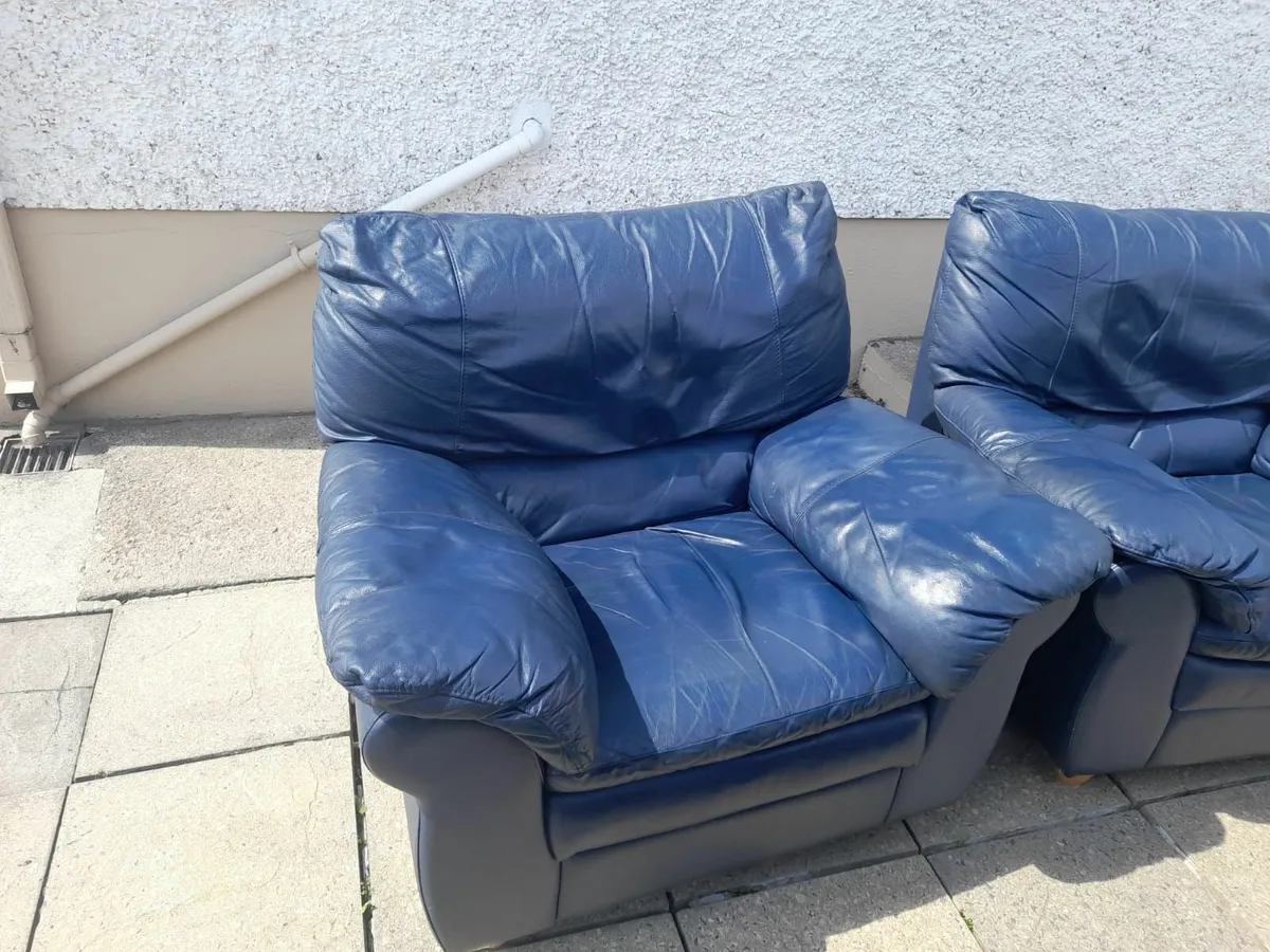 Ultramarine Blue leather suite - Image 2