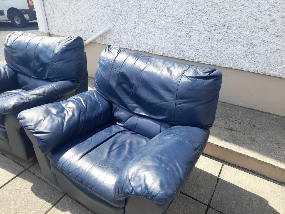 Ultramarine Blue leather suite - Image 3