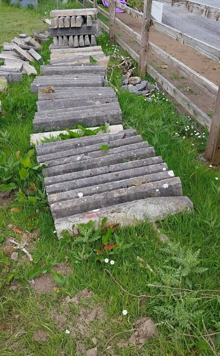 Second hand Kerbs / €3 a kerb - Image 1