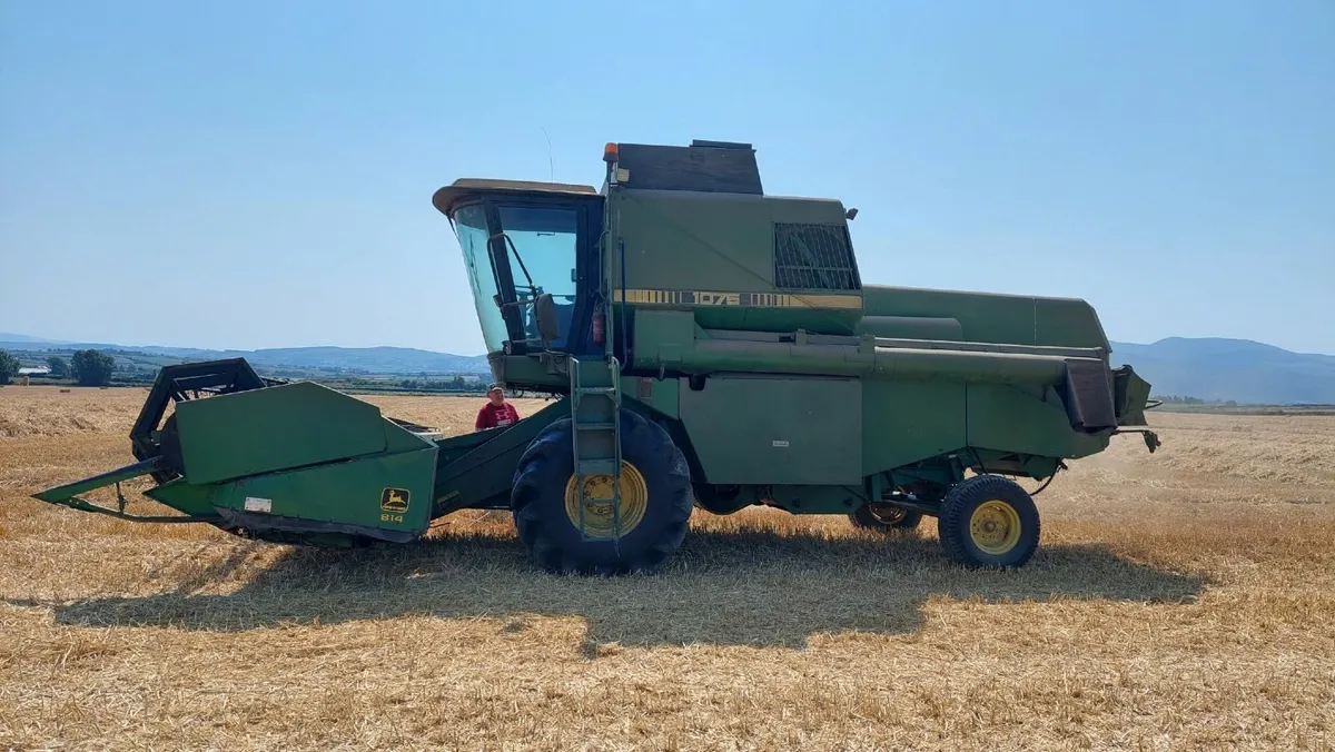 John Deere 1075 Combine - Image 2