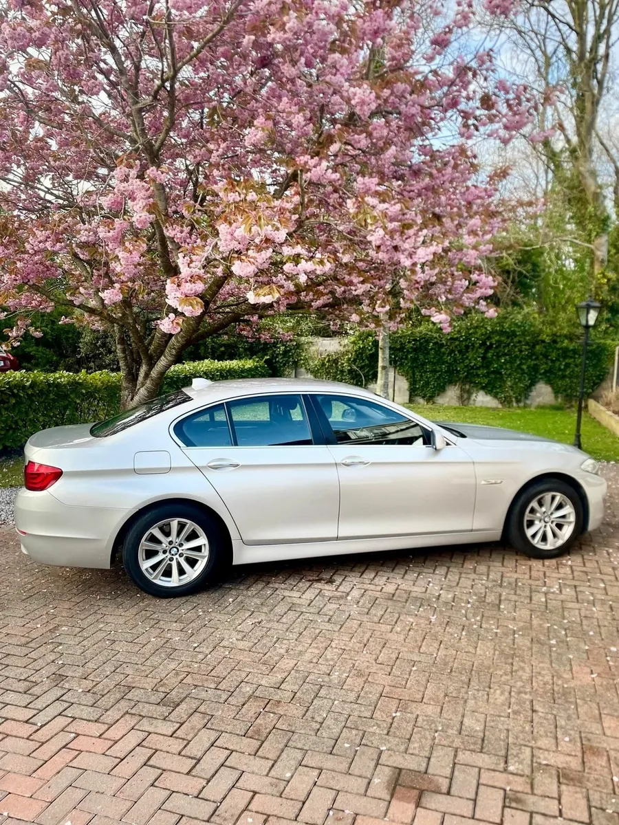 BMW 5-Series 2012 - Image 1