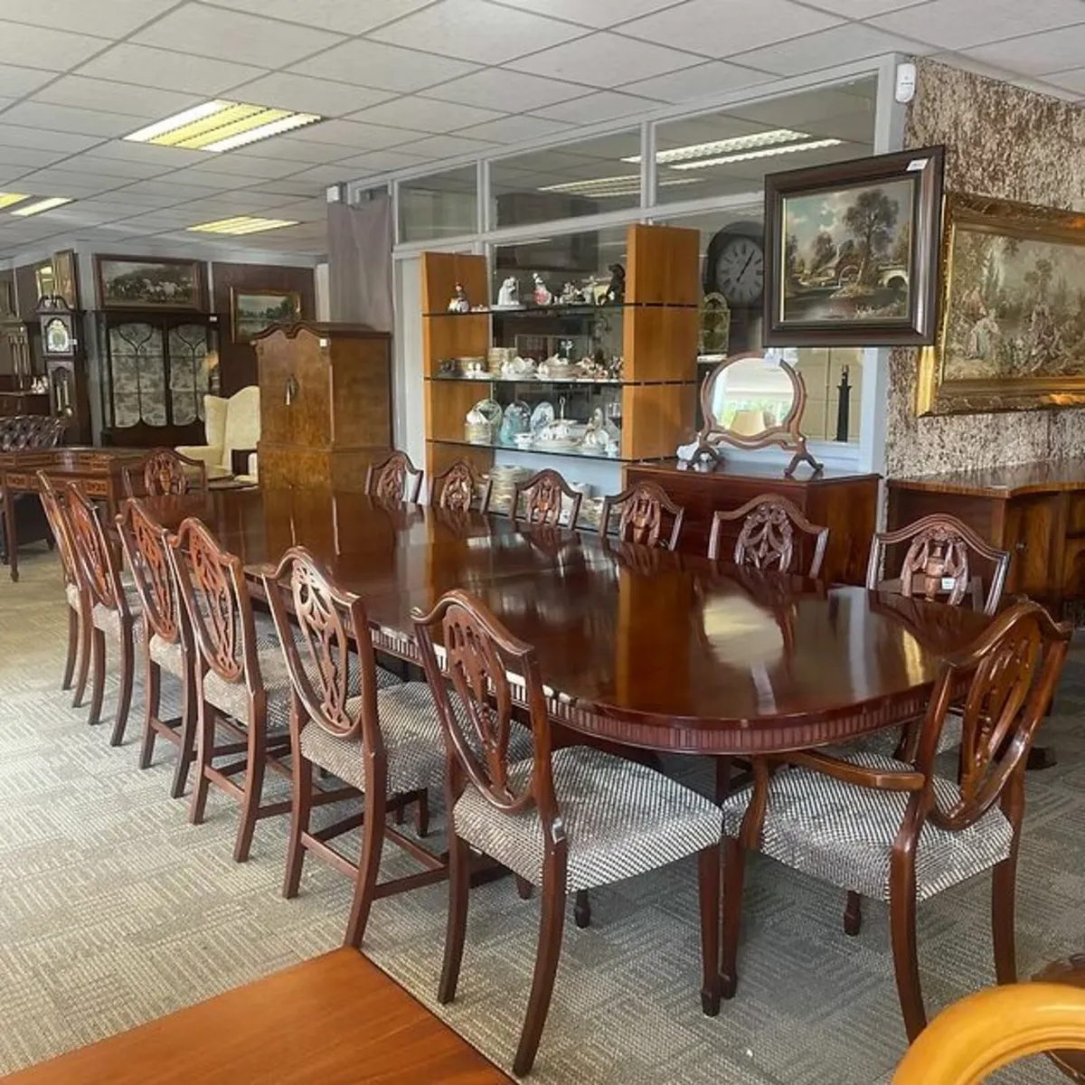 An absolute fabulous mahogany & oak extendable din - Image 1