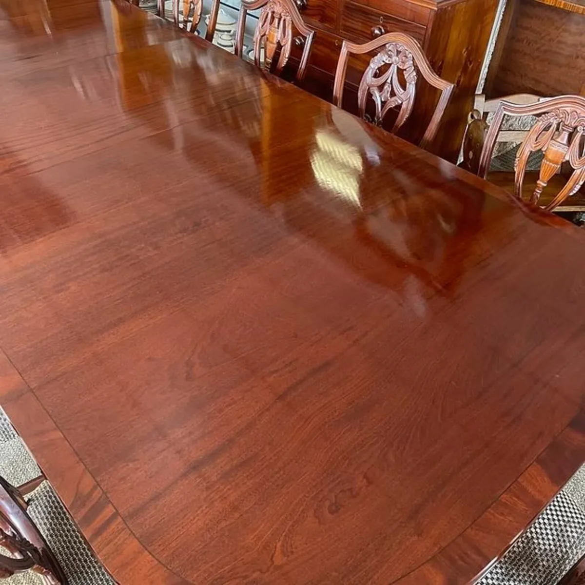 An absolute fabulous mahogany & oak extendable din - Image 2