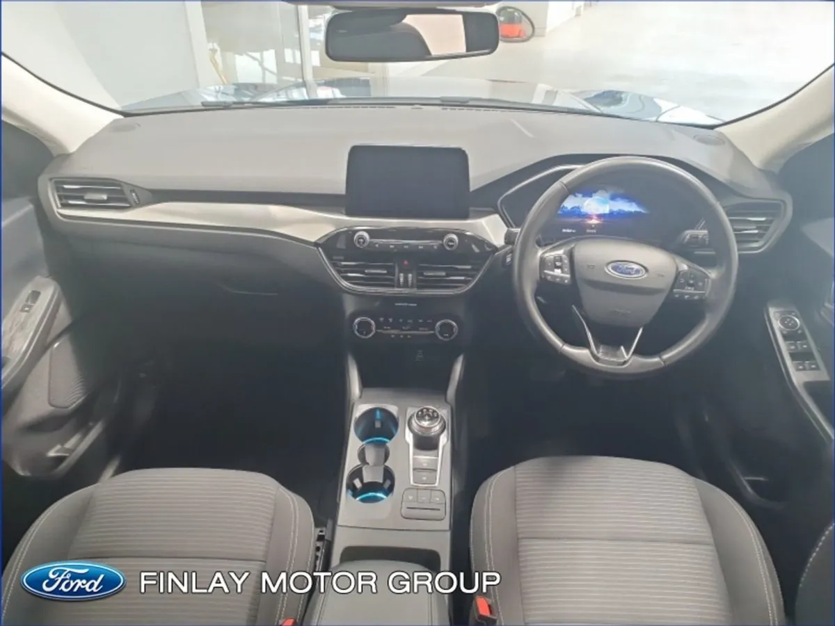 Ford Kuga 2.5i 225PS Plug-in Hybrid Titanium - Image 3