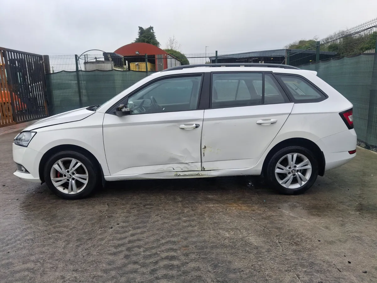 201 Skoda Fabia  Combi Ambition 1.0L Petrol - Image 4