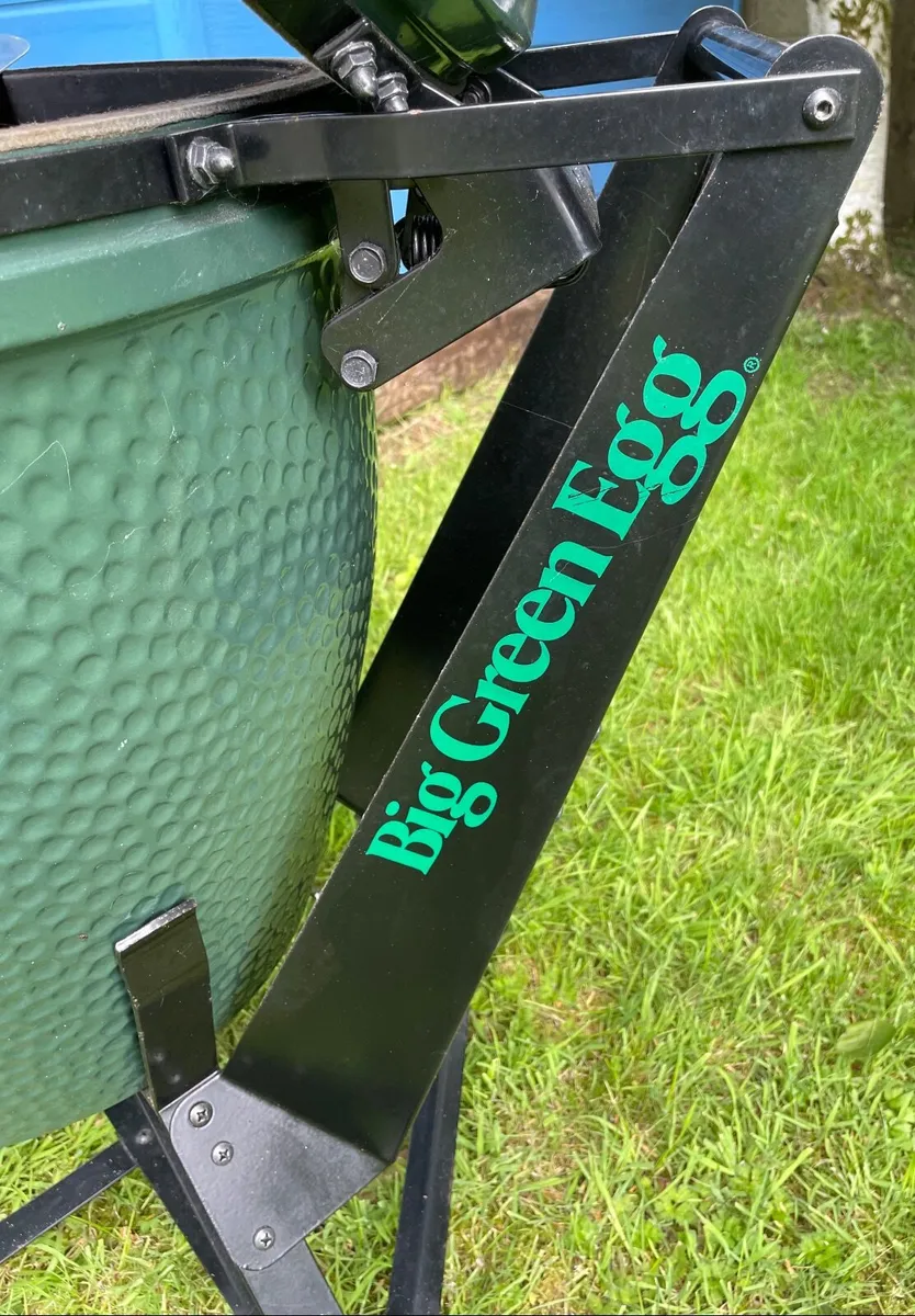 Big Green Egg Barbecue - Image 3