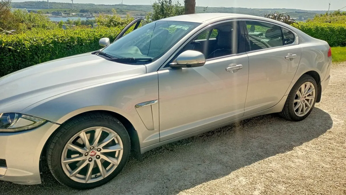 Jaguar XF 2011 - Image 1