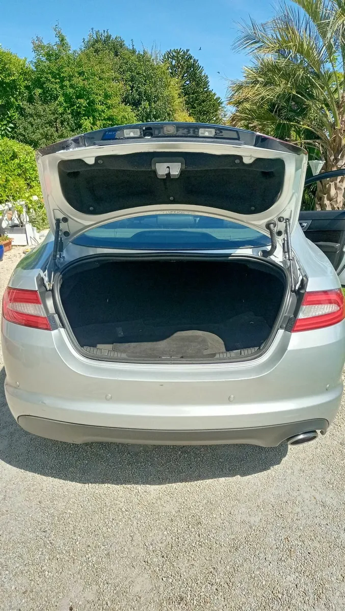 Jaguar XF 2011 - Image 4