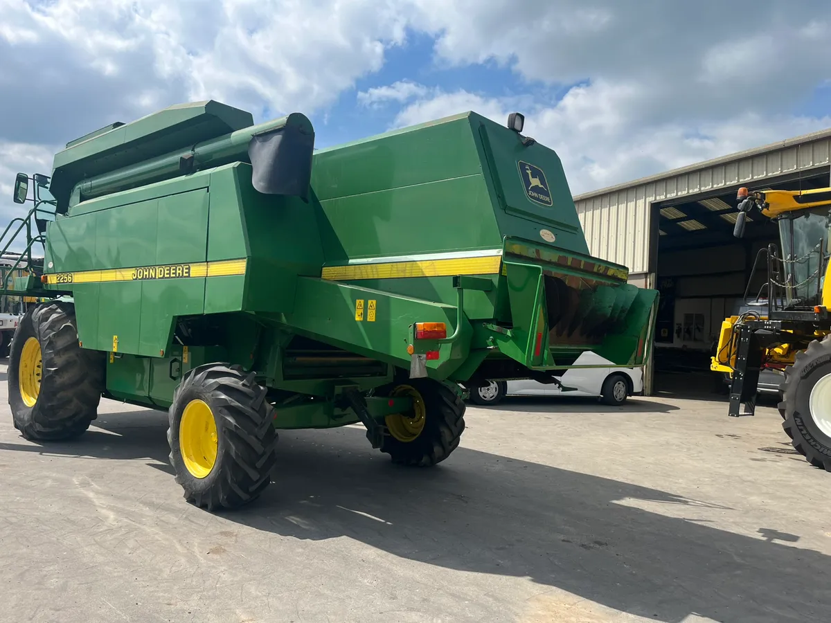 John Deere 2256 18ft - Image 4